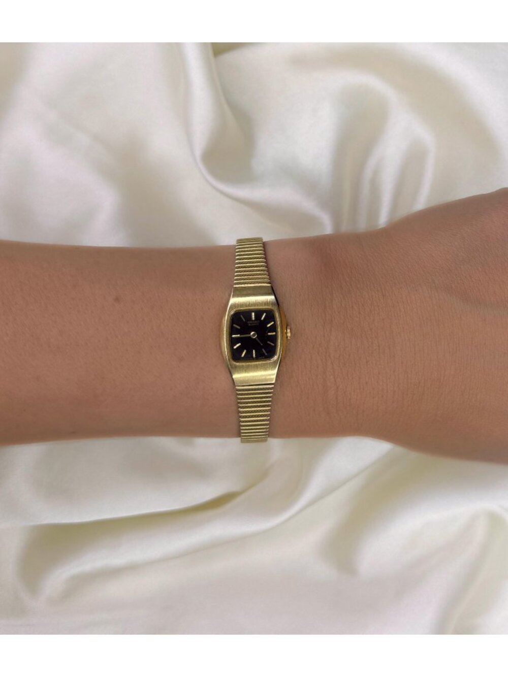 Vintage 90s Seiko Dark Burgundy Dial Watch, Gold Tone Bracelet, Dainty